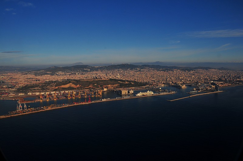 feb 19 7147 barcelona harbor