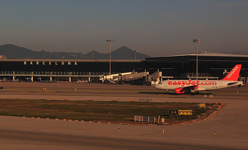 feb 19 7175 barcelona airport