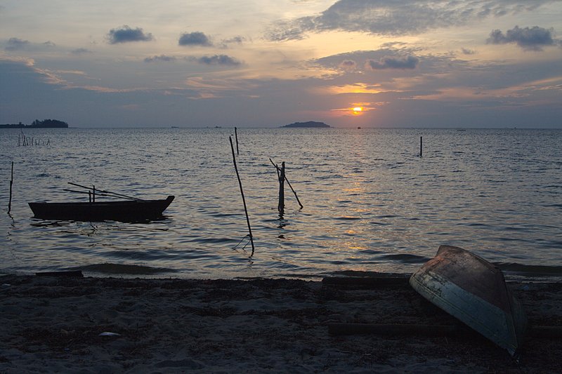 may 03 3600 fish boat oars sunrise