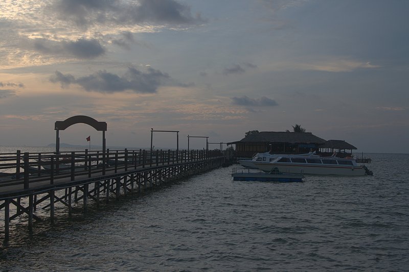 may 03 3616 sun moon pier