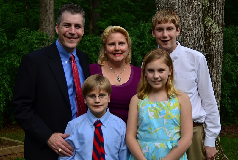 http://s3.frank.itlab.us/photo-essays/small/may_14_5994_mike_family.jpg