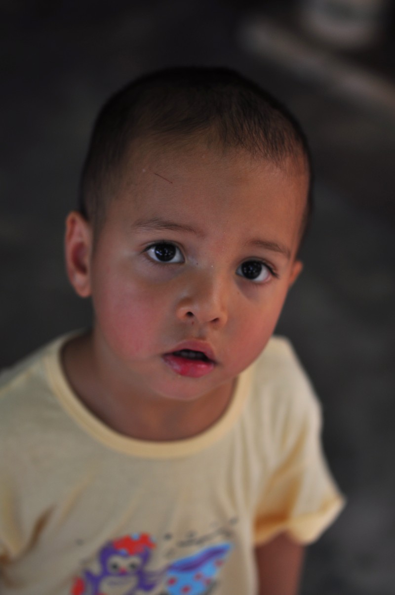 may 16 5551 kid looking